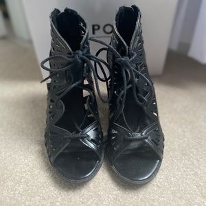 Black Sandals with heel and laces